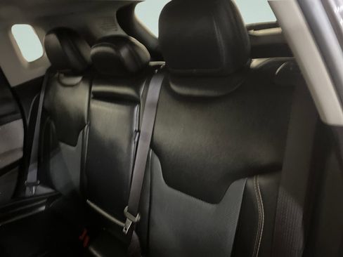 Used 2022 Jeep Compass Latitude w/ Sun and Sound Group image 11