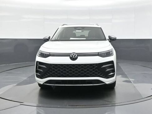 New 2026 Volkswagen Tiguan SE R-Line AWD/4WD image 2