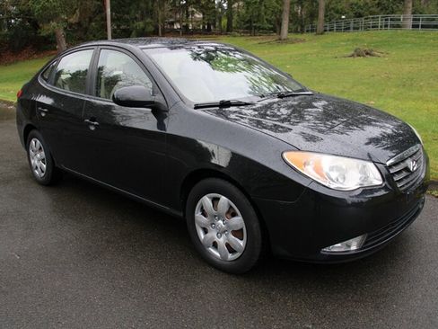 Used 2009 Hyundai Elantra GLS w/ Popular Equipment Pkg 2 image 2