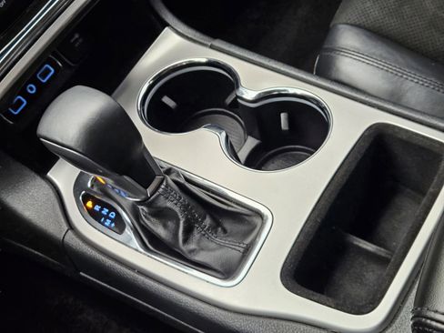 Used 2019 Jeep Grand Cherokee Altitude image 21