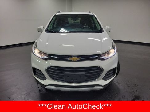 Used 2017 Chevrolet Trax LT w/ LT Convenience Package FWD image 2