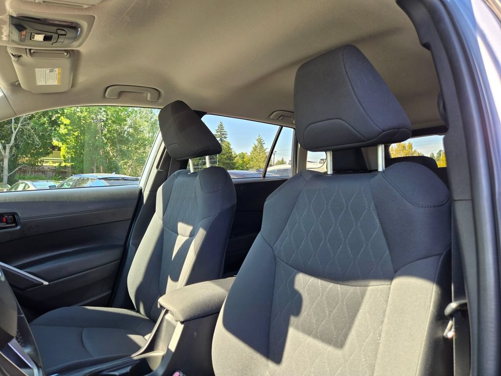 Used 2022 Toyota Corolla Cross LE AWD/4WD image 21