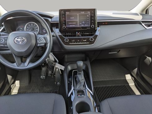 Used 2022 Toyota Corolla LE FWD image 15