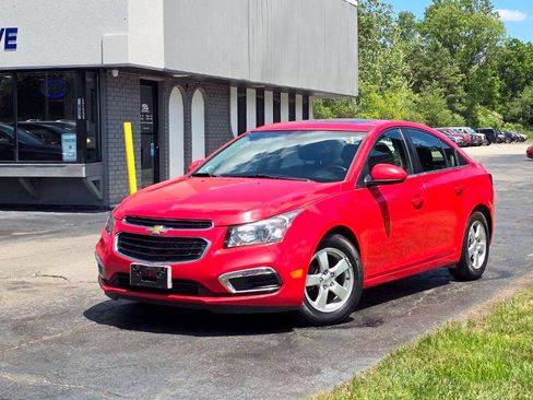 Used 2015 Chevrolet Cruze LT FWD image 2