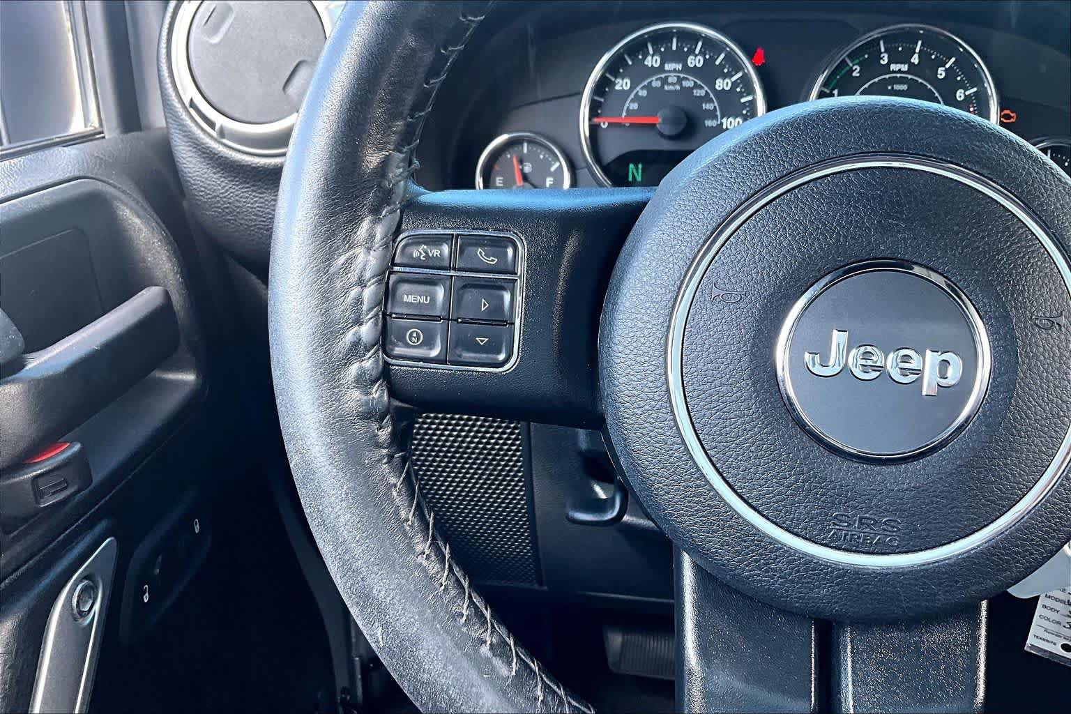 Used 2017 Jeep Wrangler Unlimited Sahara w/ Connectivity Group AWD/4WD image 24