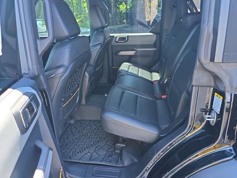 Used 2022 Ford Bronco Badlands w/ Sasquatch Package AWD/4WD image 11