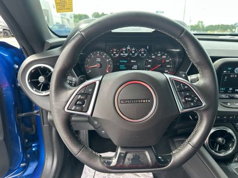 Used 2018 Chevrolet Camaro LT RWD image 11