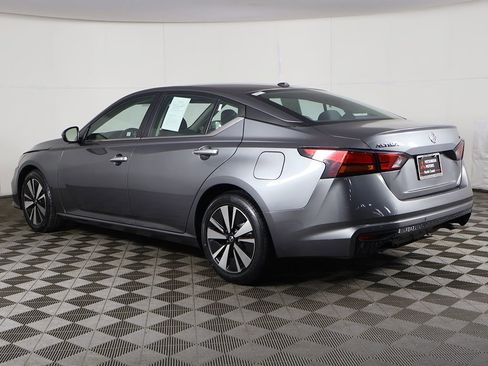 Used 2021 Nissan Altima 2.5 SV FWD image 6