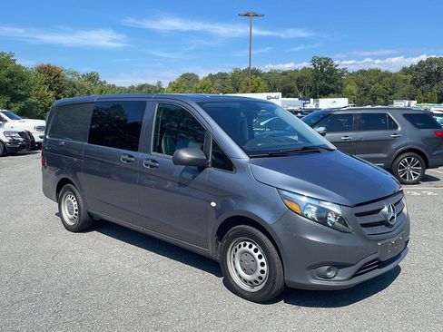 Used 2016 Mercedes-Benz Metris image 7