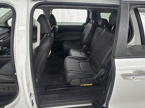 New 2026 Kia Carnival image 15