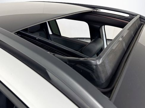 Certified 2023 Mercedes-Benz GLB 250 image 22