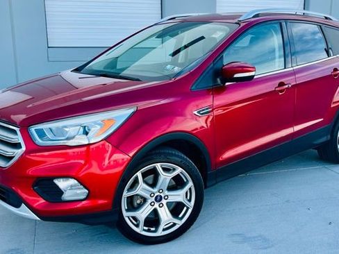 Used 2019 Ford Escape Titanium w/ U9j03 - Titanium Tow Package image 1