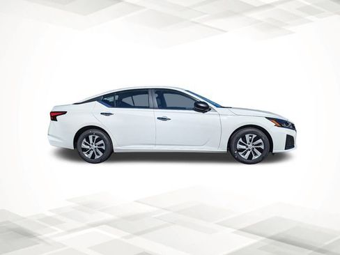New 2025 Nissan Altima 2.5 S image 3