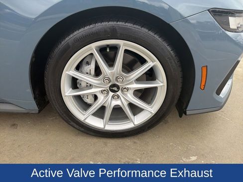 Used 2025 Ford Mustang GT Premium image 11