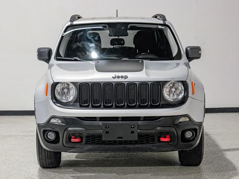 Used 2017 Jeep Renegade Trailhawk image 3