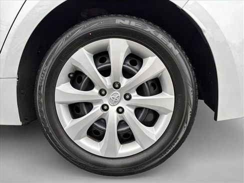 Used 2020 Toyota Corolla LE FWD image 9