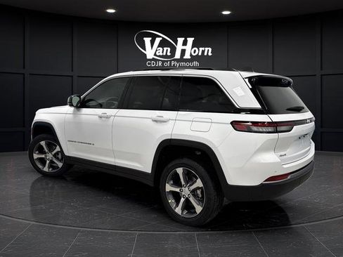 New 2026 Jeep Grand Cherokee Limited w/ Luxury Tech Group II image 3