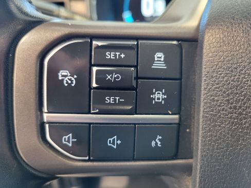 Used 2021 Ford F150 Lariat w/ Max Trailer Tow Package image 24