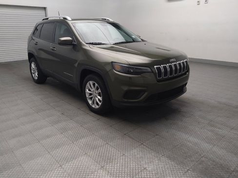 Used 2020 Jeep Cherokee Latitude w/ Cold Weather Group FWD image 13
