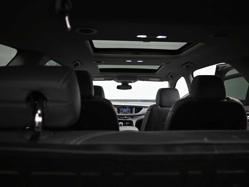 Used 2020 Buick Enclave Premium w/ Sun and Sites Package image 24