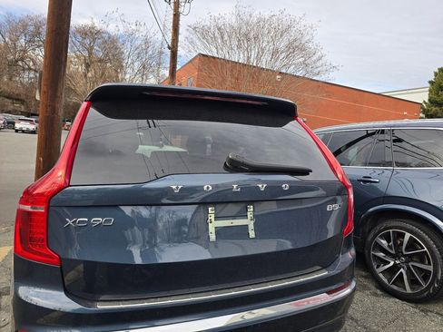 Certified 2024 Volvo XC90 B5 Plus w/ Protection Package Premier image 18