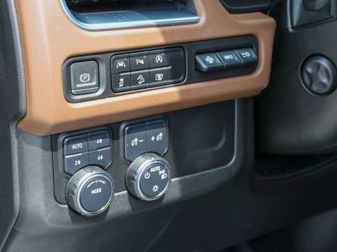 Used 2024 Chevrolet Tahoe High Country AWD/4WD image 6