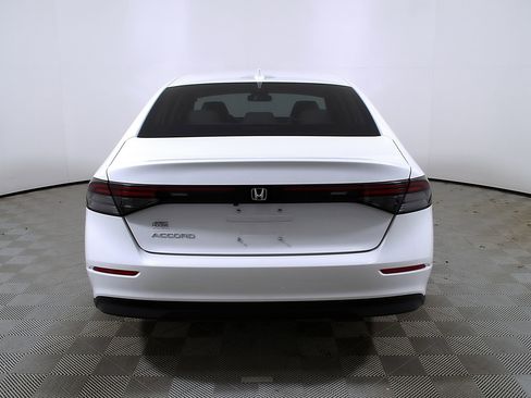 Used 2025 Honda Accord LX image 8