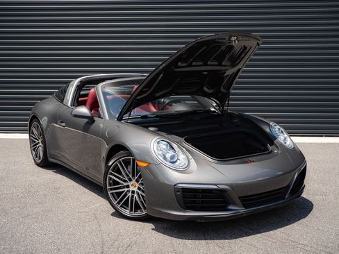 Used 2018 Porsche 911 Targa 4 AWD/4WD image 23