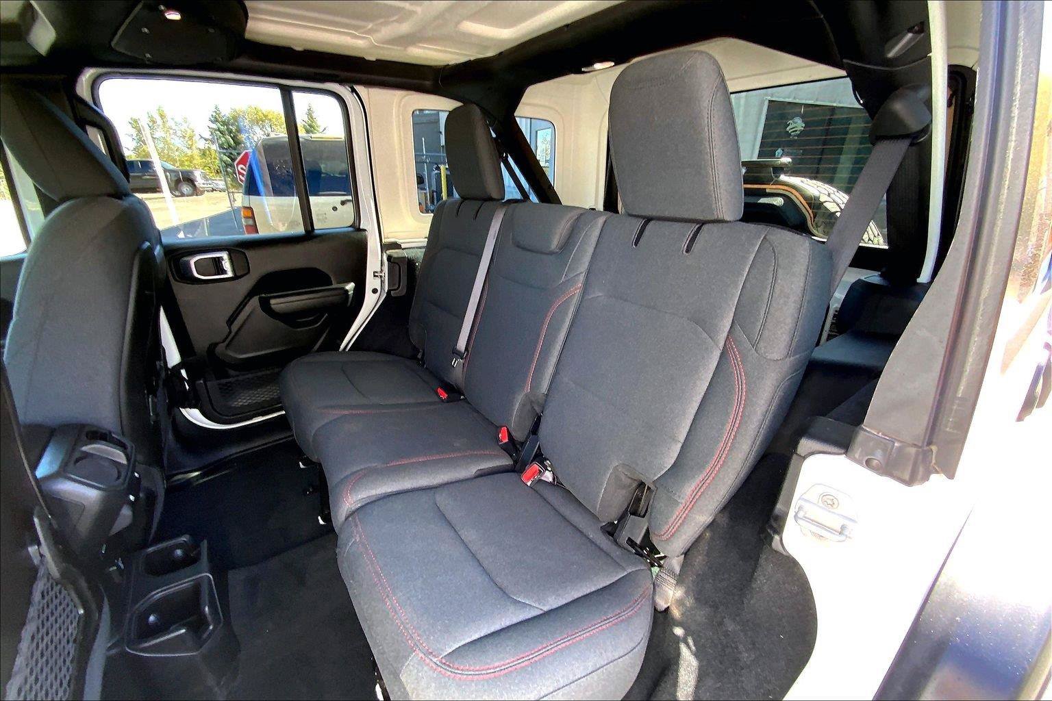 Certified 2024 Jeep Wrangler Unlimited Rubicon AWD/4WD image 26