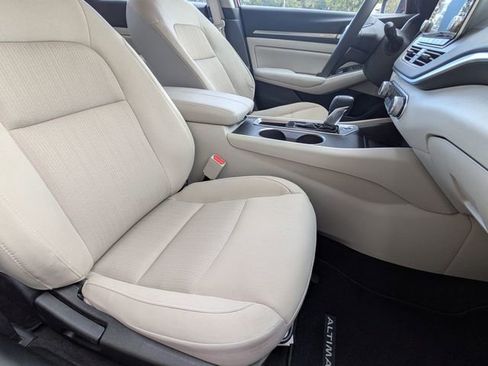 Used 2022 Nissan Altima 2.5 SV image 32