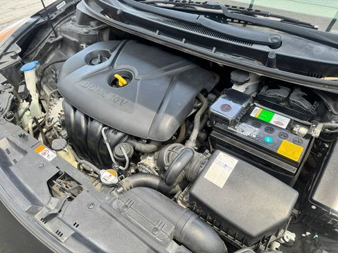 Used 2013 Hyundai Elantra GT FWD image 30
