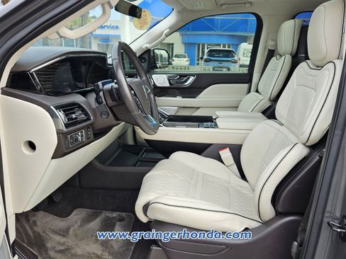 Used 2022 Lincoln Navigator Black Label image 10