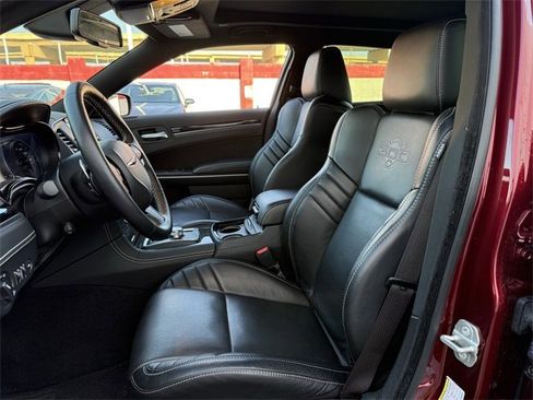 Used 2023 Chrysler 300 C image 25