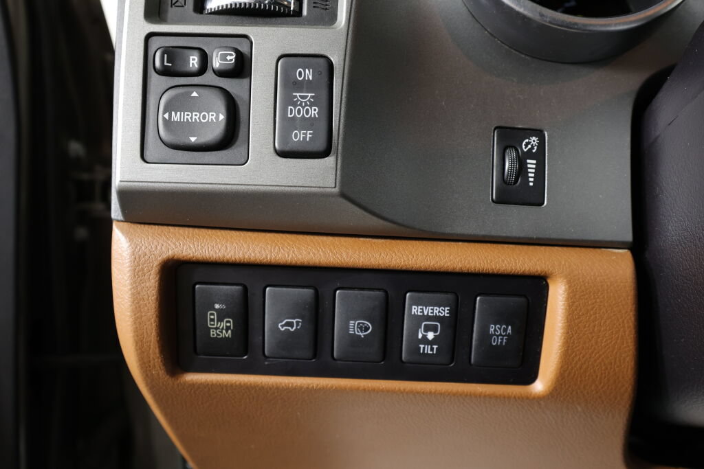 Used 2014 Toyota Sequoia Platinum AWD/4WD image 36
