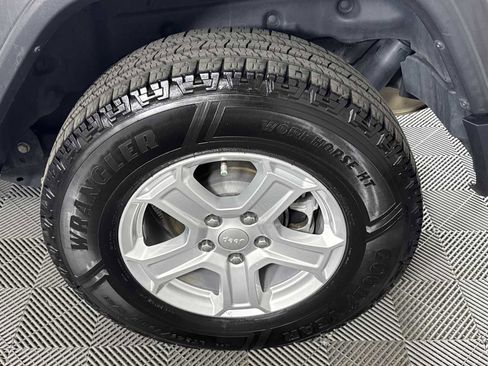 Used 2018 Jeep Wrangler Unlimited Sport S AWD/4WD image 17