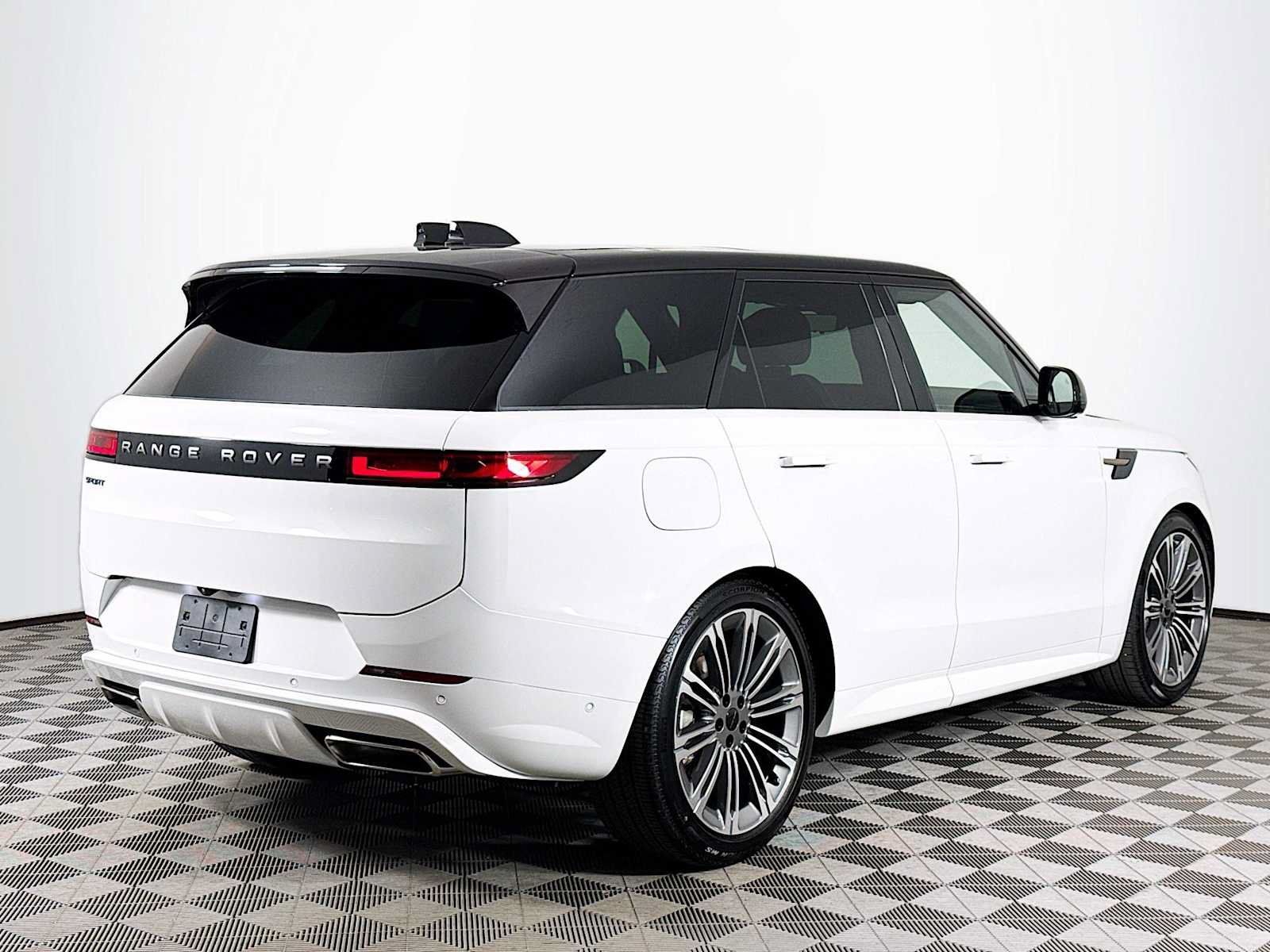 New 2026 Land Rover Range Rover Sport Dynamic SE AWD/4WD image 5
