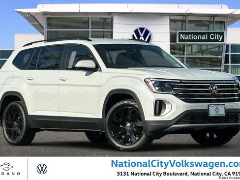 New 2026 Volkswagen Atlas SE image 1