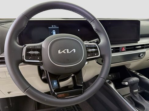 Used 2025 Kia Sorento S w/ Panoramic Sunroof Package FWD image 13