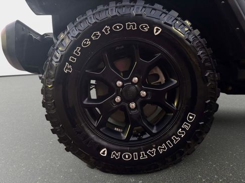 Used 2021 Jeep Wrangler Willys image 9