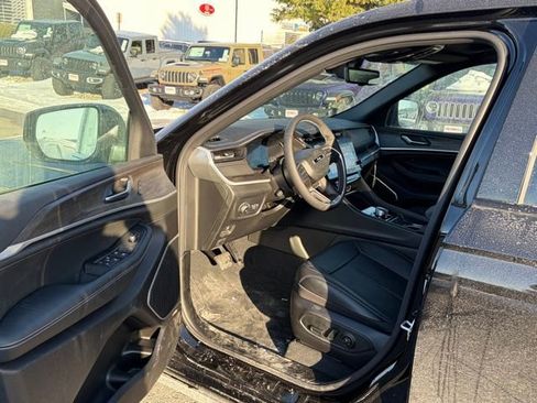 New 2026 Jeep Grand Cherokee L Limited image 15