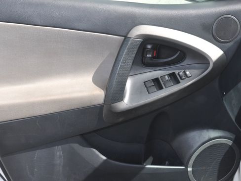 Used 2011 Toyota RAV4 4WD V6 w/ Tow Prep Pkg image 15
