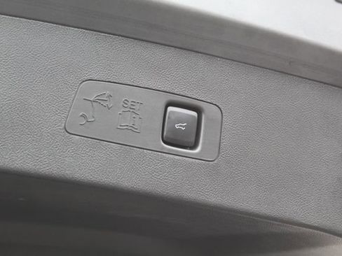 Certified 2023 Lincoln Corsair AWD w/ Equipment Group 101A image 6