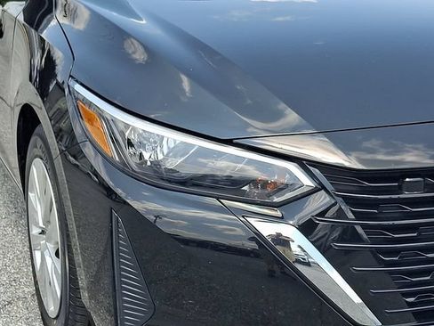 Used 2025 Nissan Sentra S FWD image 9