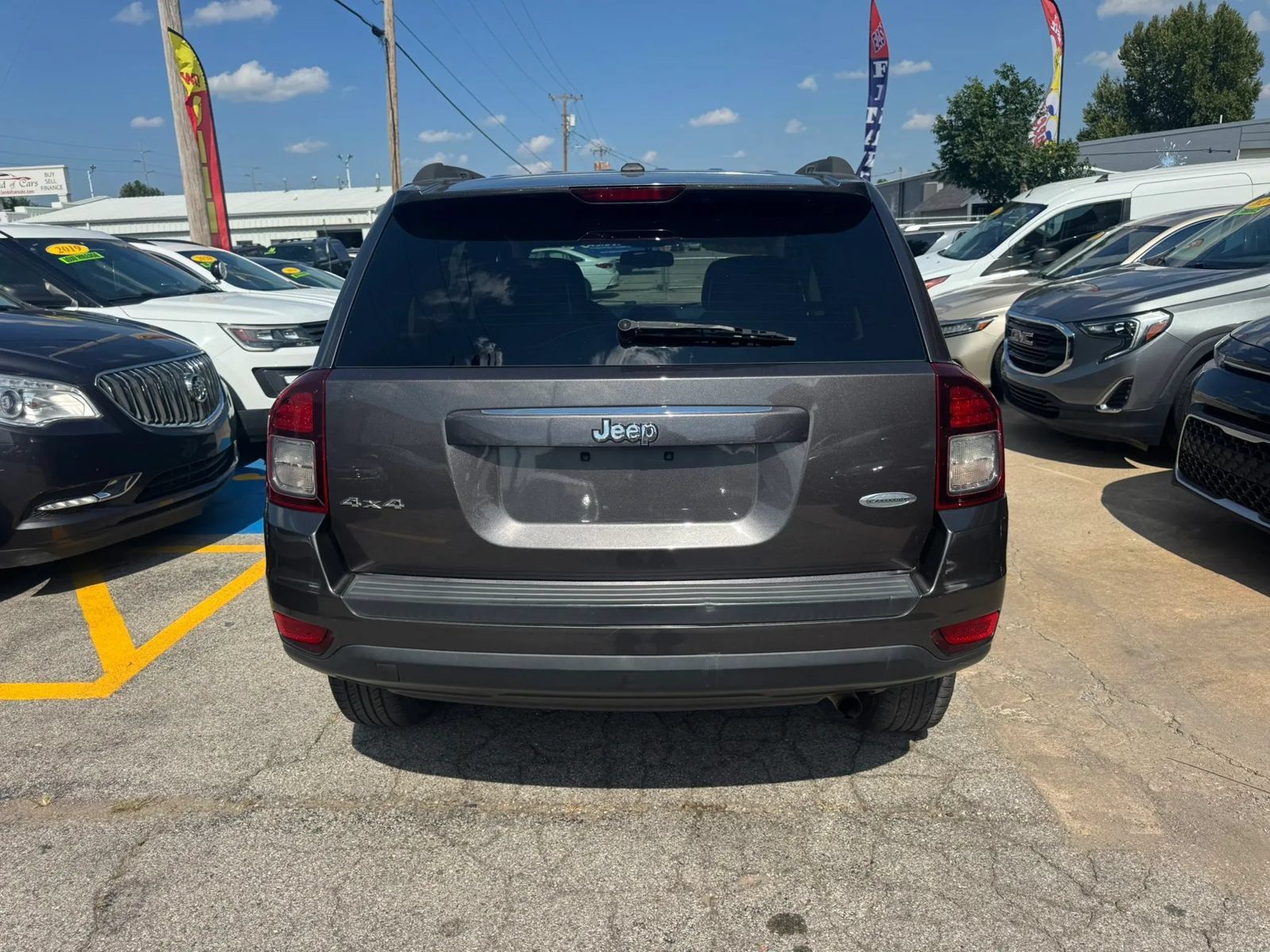 Used 2016 Jeep Compass Latitude AWD/4WD image 23