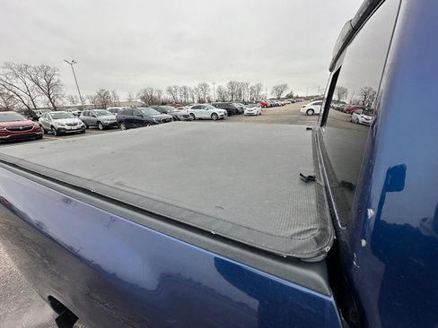 Used 2017 Nissan Titan SL image 19