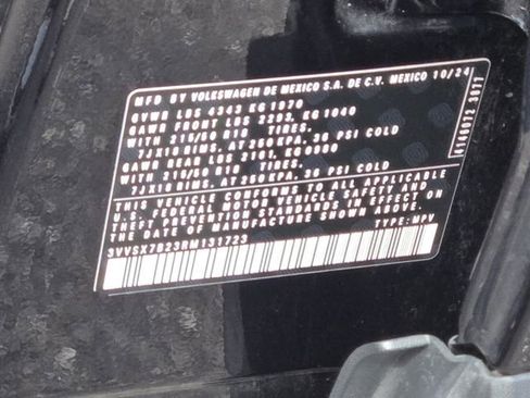 Certified 2024 Volkswagen Taos SE image 16