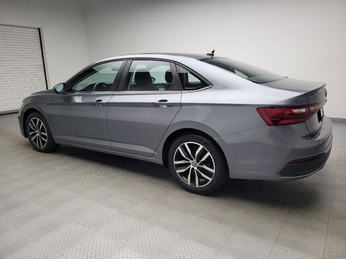 Used 2025 Volkswagen Jetta SE FWD image 3