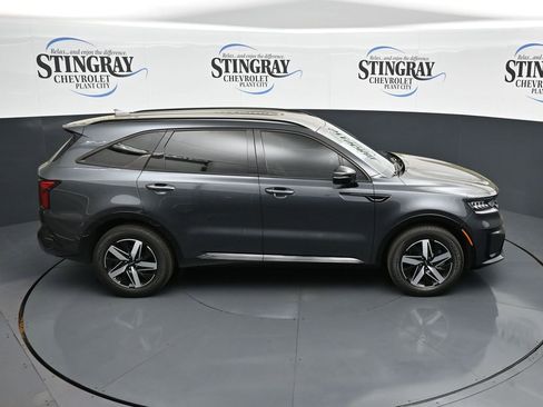Used 2023 Kia Sorento EX image 16