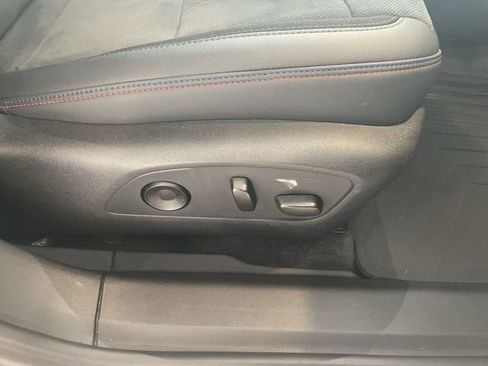 Certified 2025 Chevrolet Blazer EV RS image 19