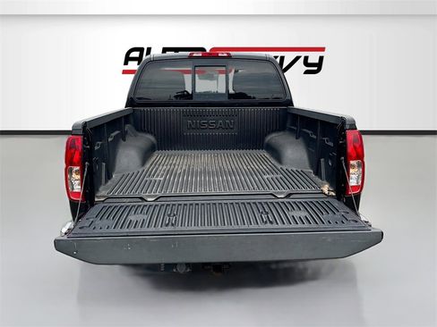 Used 2019 Nissan Frontier SV image 23
